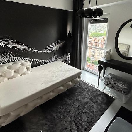 Sandev Apartments Black&White Štip Екстериор снимка