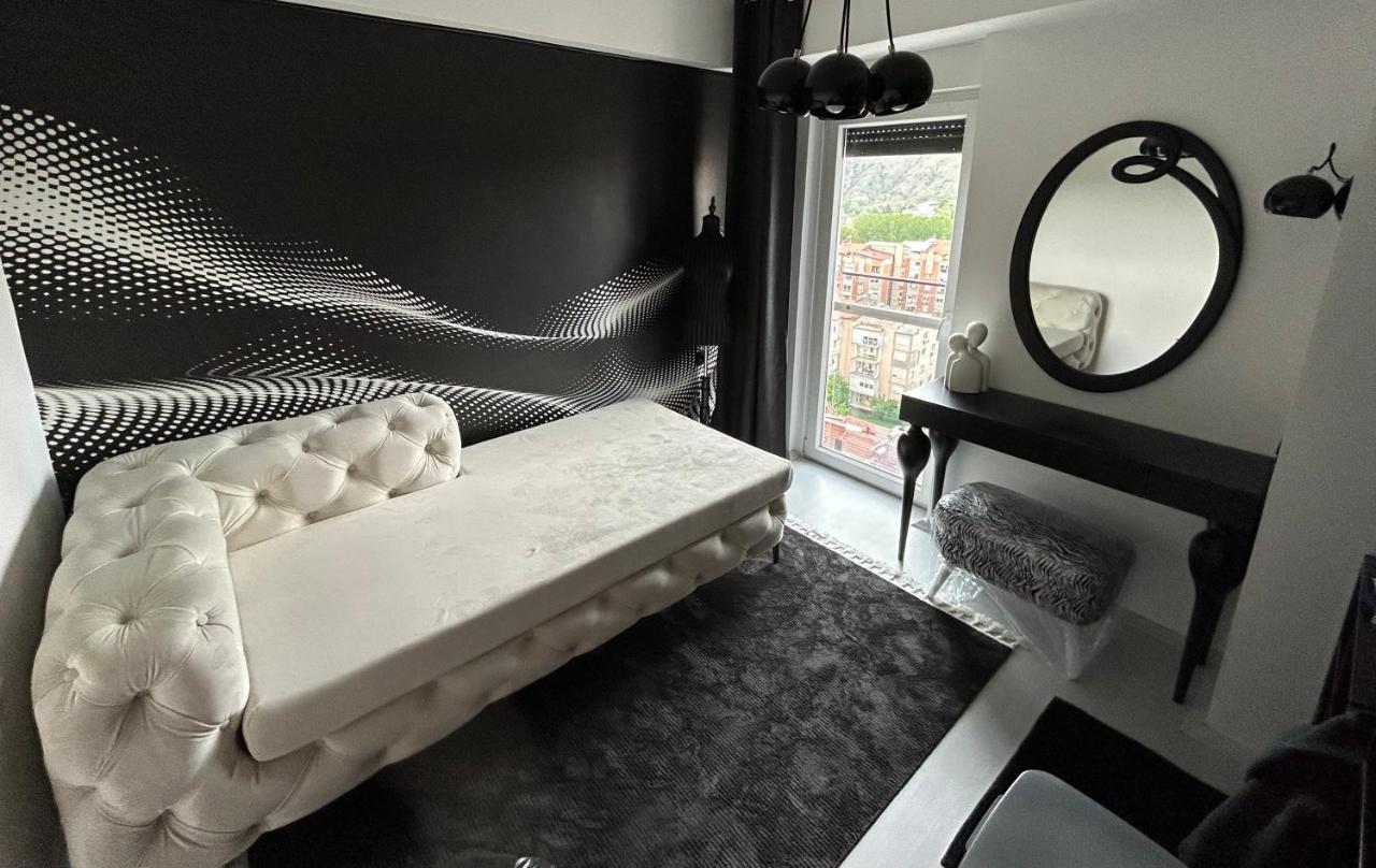 Sandev Apartments Black&White Štip Екстериор снимка