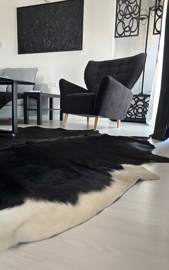 Sandev Apartments Black&White Štip Екстериор снимка
